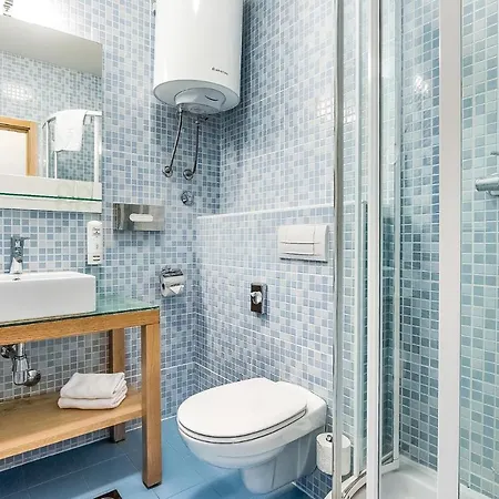 Appartamento Stunning In With Outdoor Swimming Pool, 2 Bedrooms And Wifi Novi Vinodolski