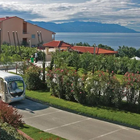 Stunning In With Outdoor Swimming Pool, 2 Bedrooms And Wifi Appartamento