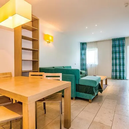 Stunning In With Outdoor Swimming Pool, 2 Bedrooms And Wifi Novi Vinodolski